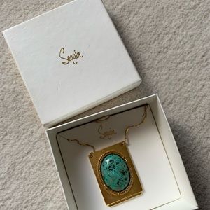 Sequin pendant necklace. Gold